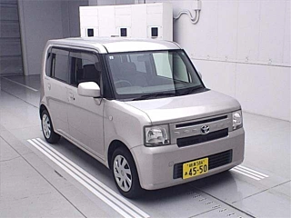 TOYOTA PIXIS SPACE 2013