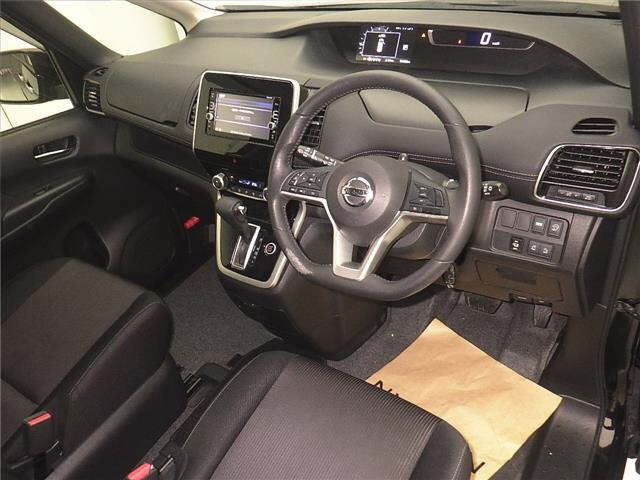 NISSAN SERENA 2017