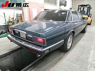 Заказать JAGUAR XJ SERIES