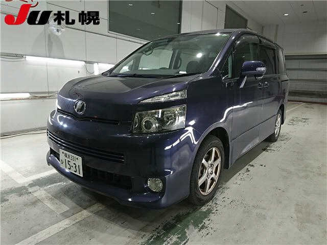 TOYOTA VOXY 2009