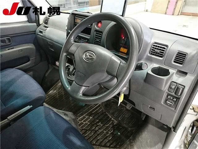 DAIHATSU HIJET VAN 2011