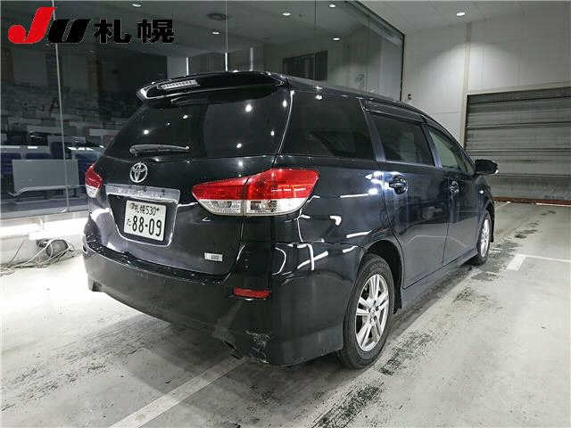 TOYOTA WISH 2011