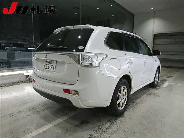 MITSUBISHI OUTLANDER PHEV 2013