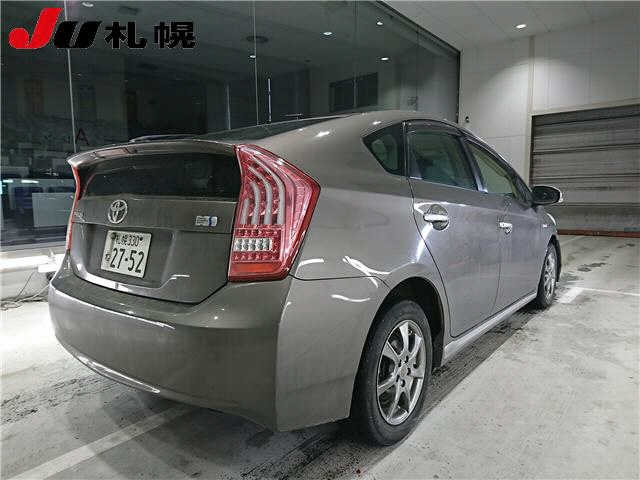 TOYOTA PRIUS 2013