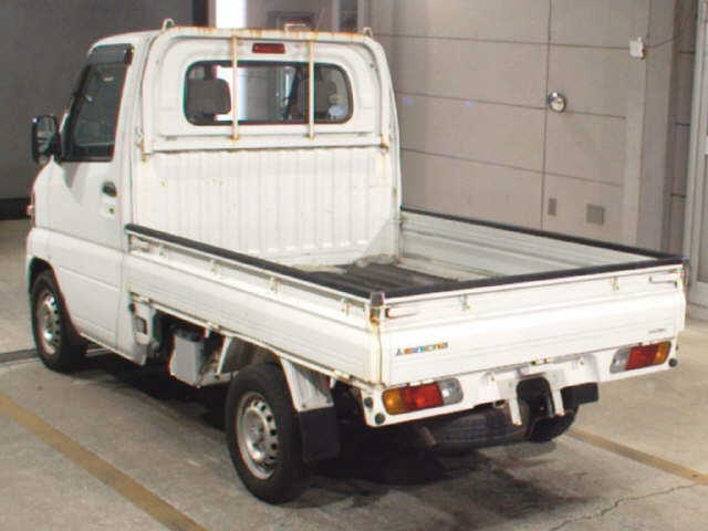 MITSUBISHI MINICAB TRUCK 2011