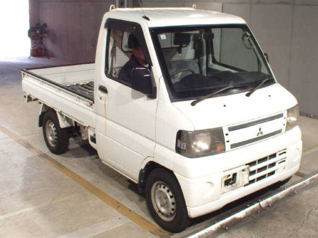 MITSUBISHI MINICAB TRUCK 2011
