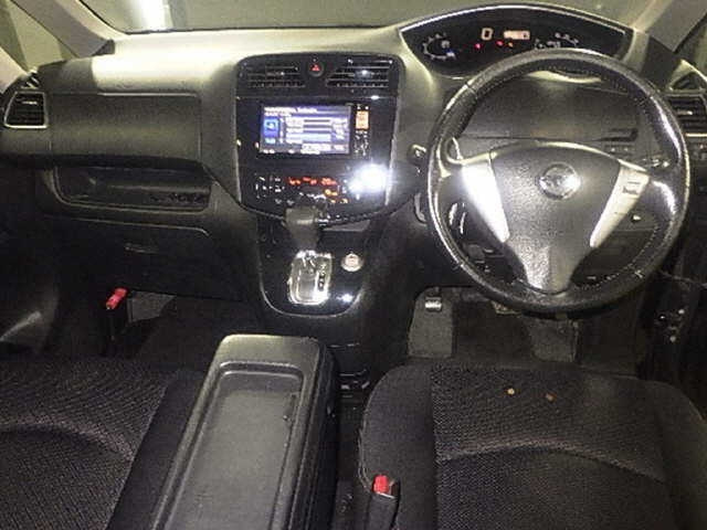NISSAN SERENA 2012