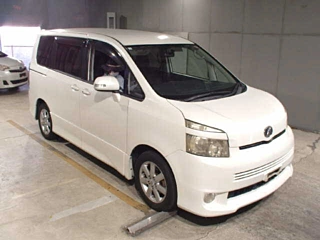 TOYOTA VOXY 2009