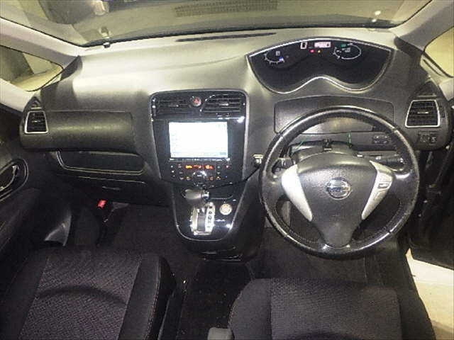 NISSAN SERENA 2013