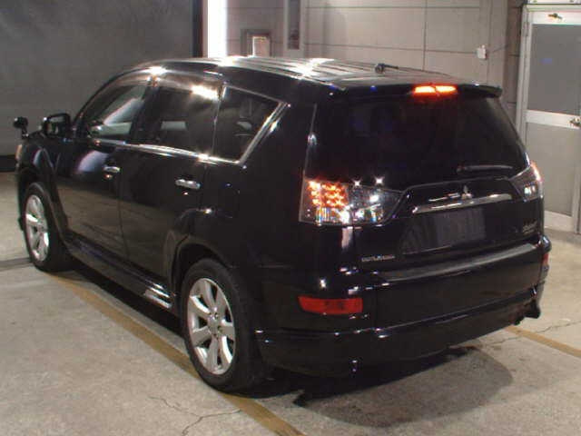 MITSUBISHI OUTLANDER 2010