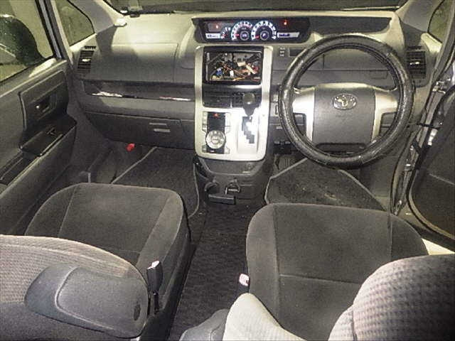 TOYOTA NOAH 2008