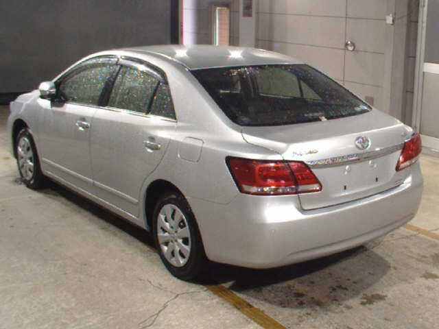 TOYOTA PREMIO 2017
