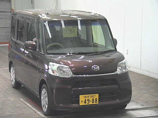 DAIHATSU TANTO 2015