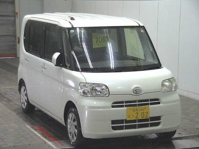 DAIHATSU TANTO 2013