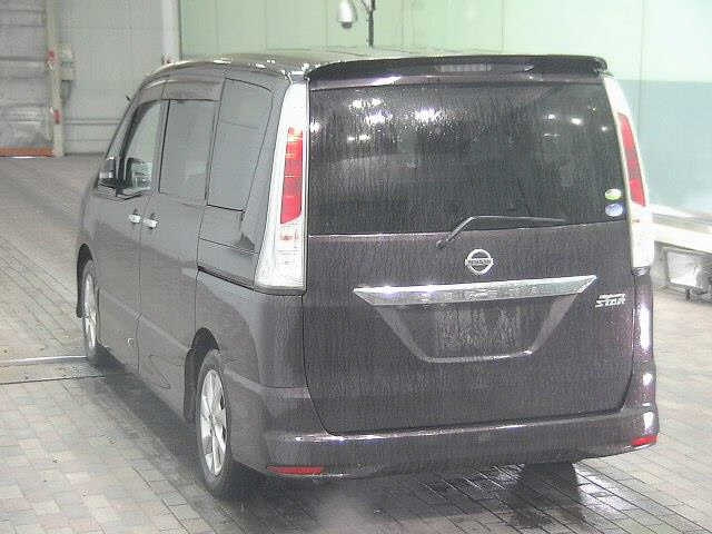 NISSAN SERENA 2011