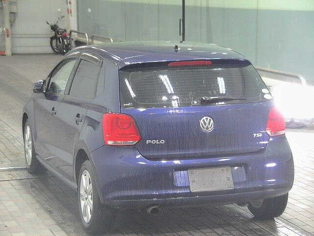VOLKSWAGEN POLO 2011