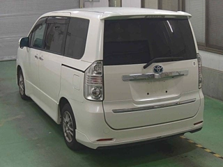 TOYOTA VOXY 2009