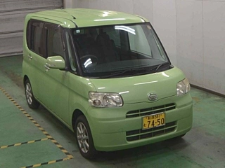 DAIHATSU TANTO 2011