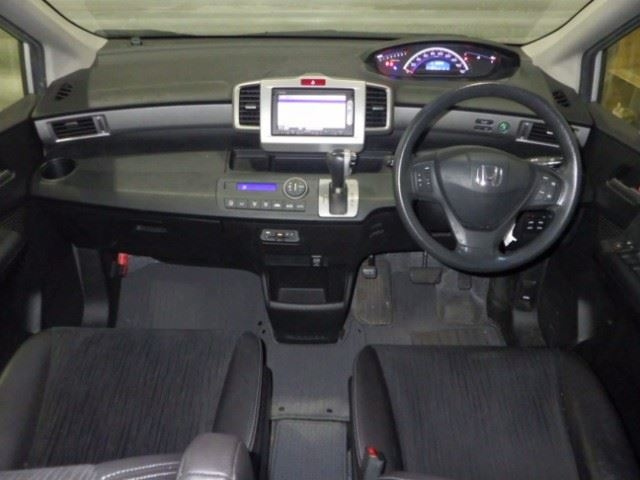 HONDA FREED 2015