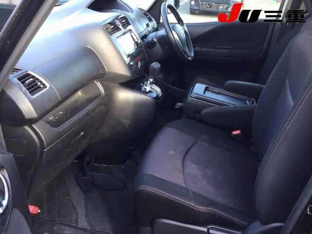 NISSAN SERENA 2011