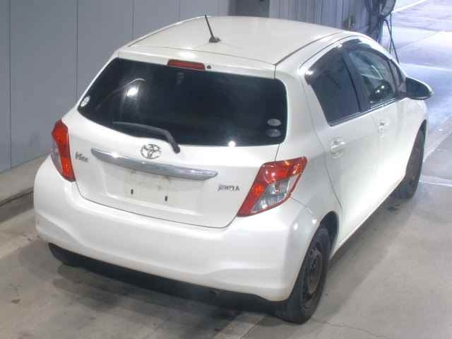 TOYOTA VITZ 2011