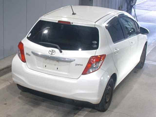 TOYOTA VITZ 2011