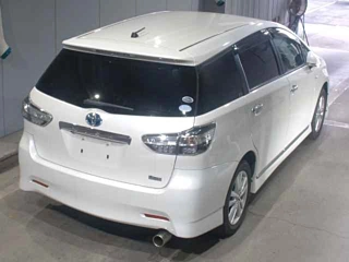 TOYOTA WISH 2011