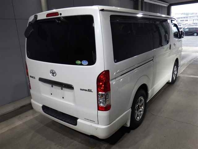 TOYOTA HIACE VAN 2017