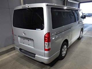 TOYOTA HIACE VAN 2022