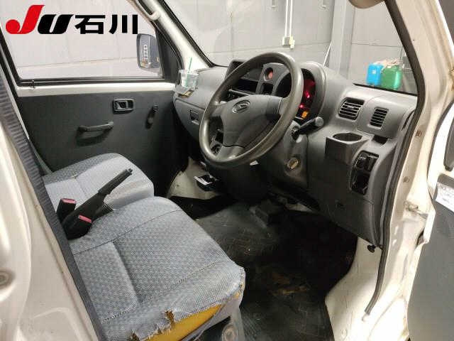 DAIHATSU HIJET VAN 2010