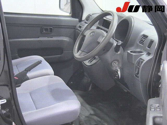 DAIHATSU HIJET VAN 2011