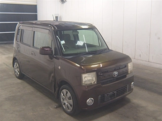 TOYOTA PIXIS SPACE 2011