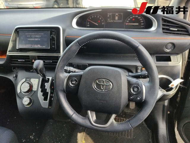 TOYOTA SIENTA 2015