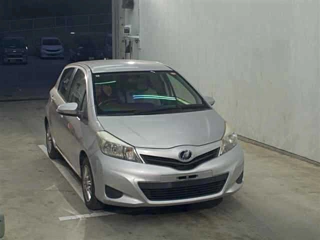 TOYOTA VITZ 2012