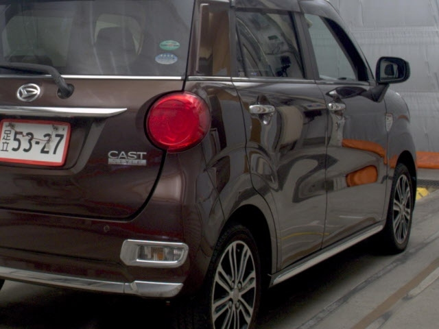 DAIHATSU CAST 2015
