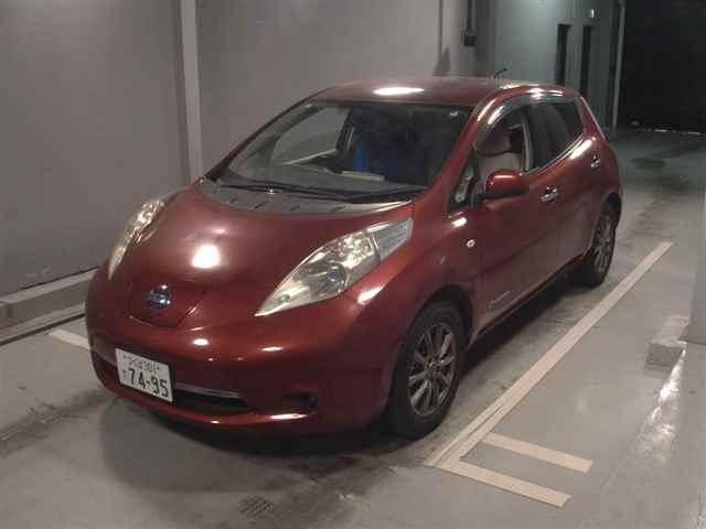 NISSAN LEAF 2013