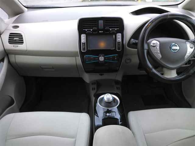 NISSAN LEAF 2013
