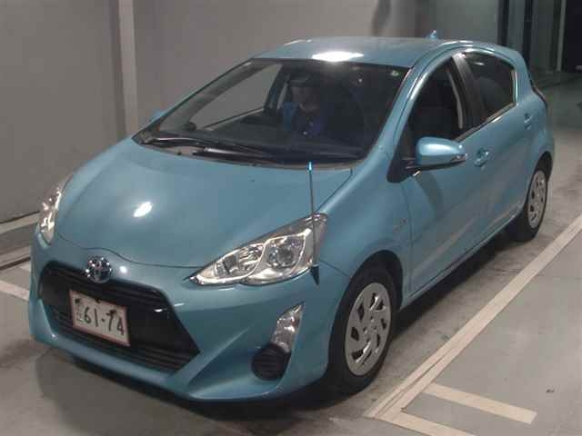 TOYOTA AQUA 2016
