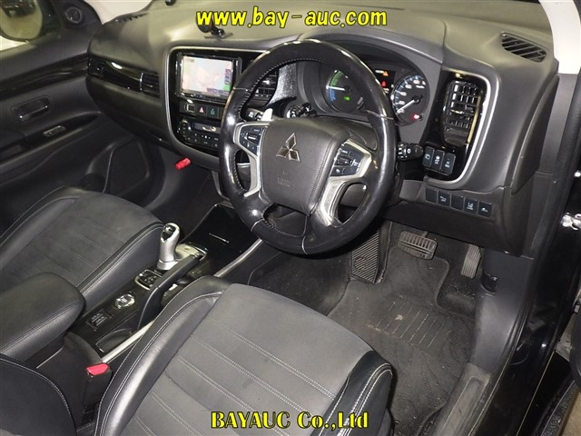 MITSUBISHI OUTLANDER PHEV 2015