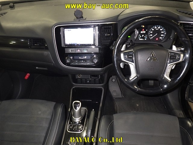 MITSUBISHI OUTLANDER PHEV 2015