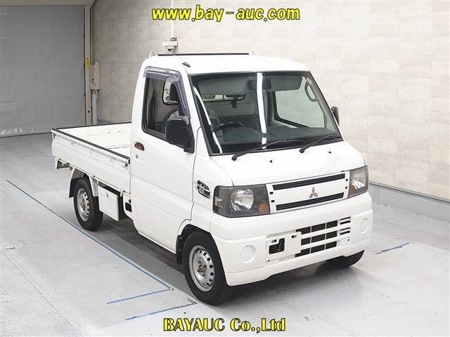 MITSUBISHI MINICAB TRUCK 2011