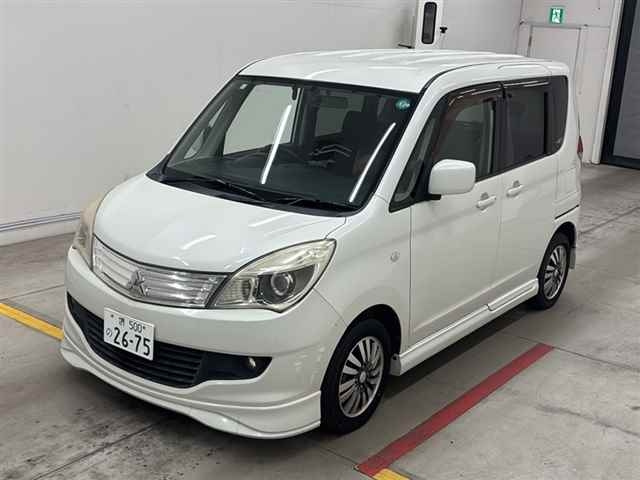 MITSUBISHI DELICA D2 2011