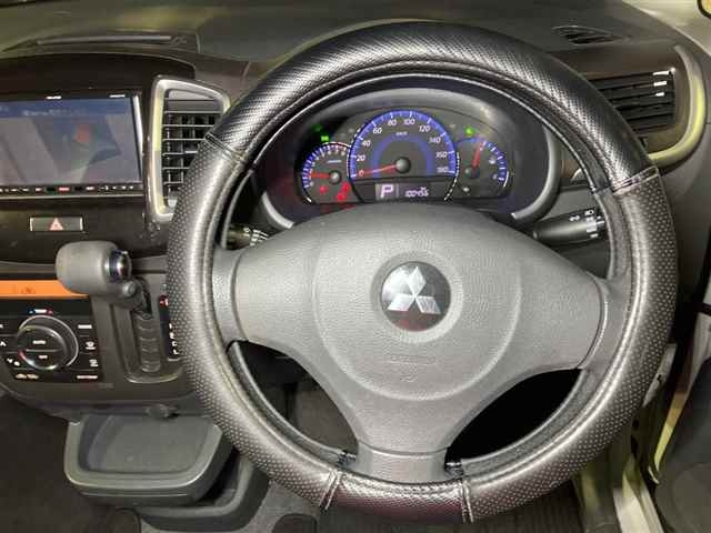 MITSUBISHI DELICA D2 2011