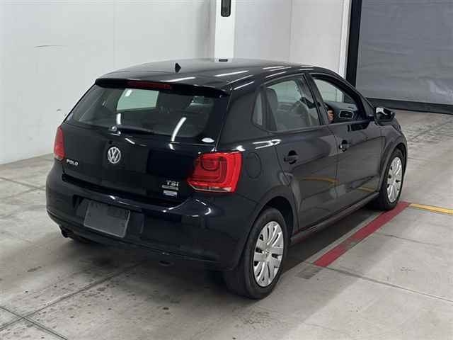 VOLKSWAGEN POLO 2014