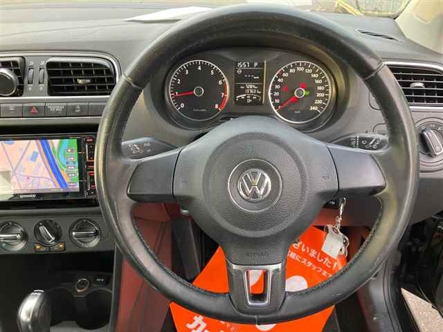 VOLKSWAGEN POLO 2014