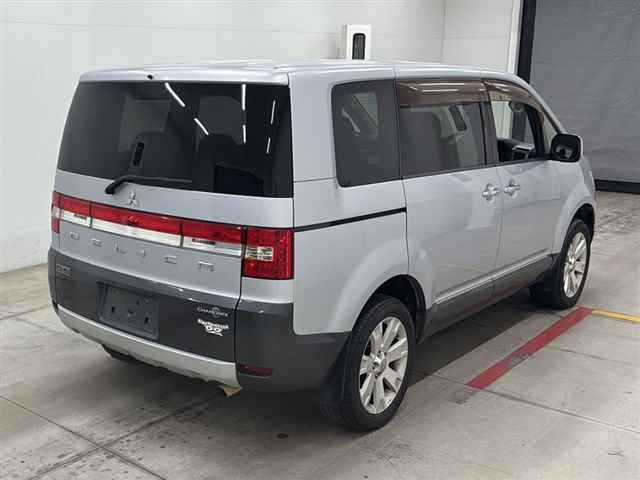 MITSUBISHI DELICA D5 2009