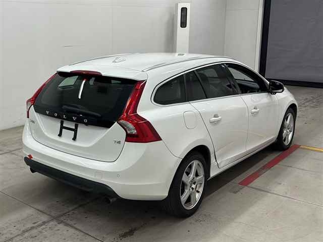 VOLVO V60 2013