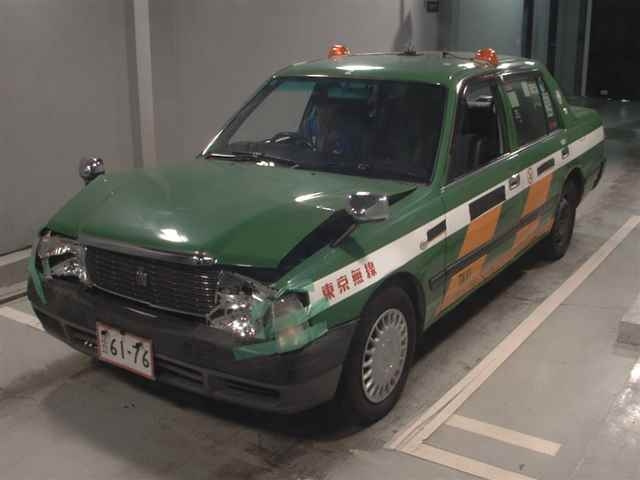 TOYOTA CROWN COMFORT 2017