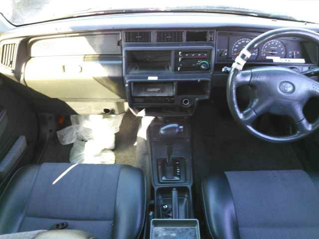 TOYOTA CROWN COMFORT 2017