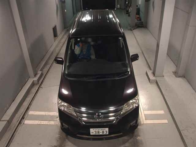 NISSAN SERENA 2011